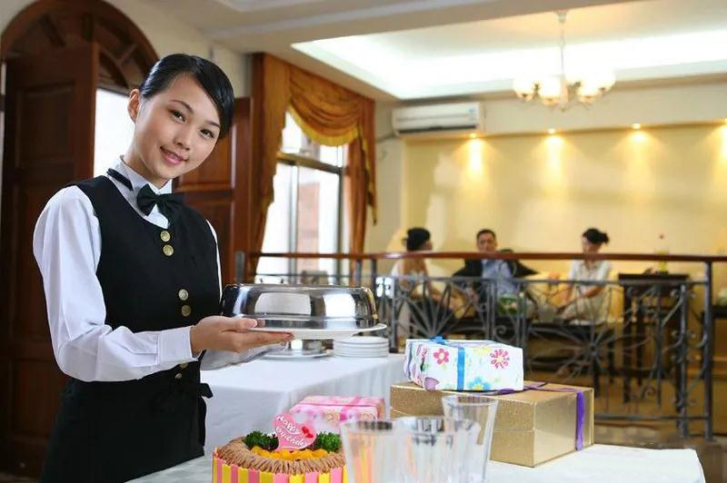 新加坡：豪華五zui酒店餐飲服務(wù)生！